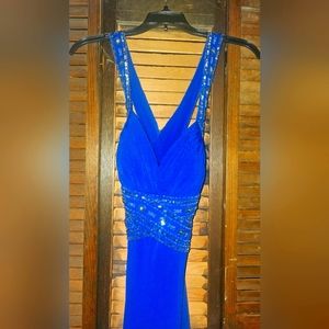 Hailey Logan formal dress-aidrianna papell